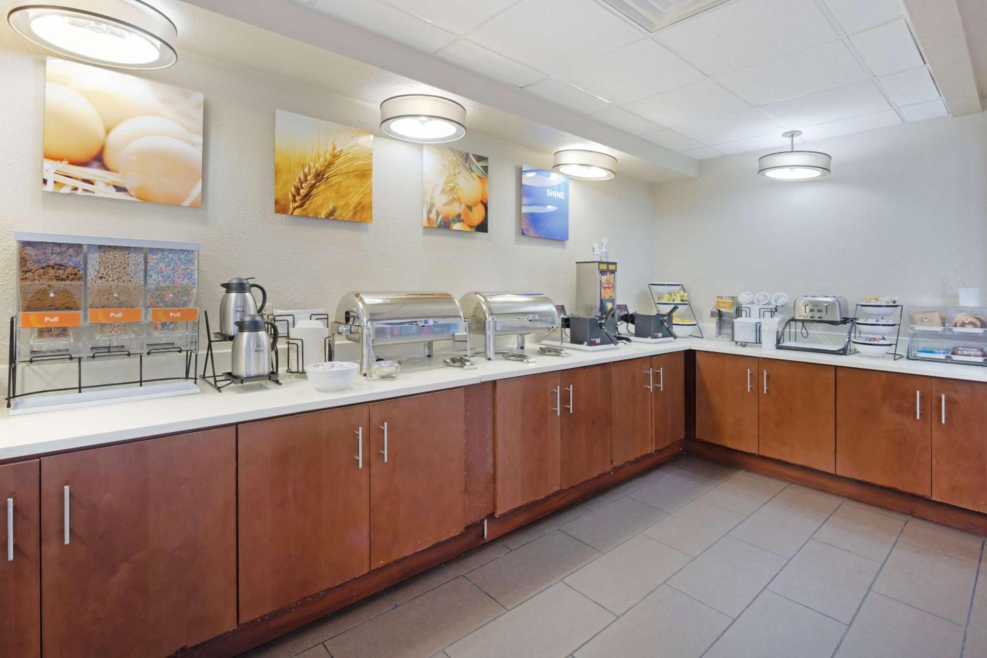 Comfort Inn & Suites Wichita Luaran gambar