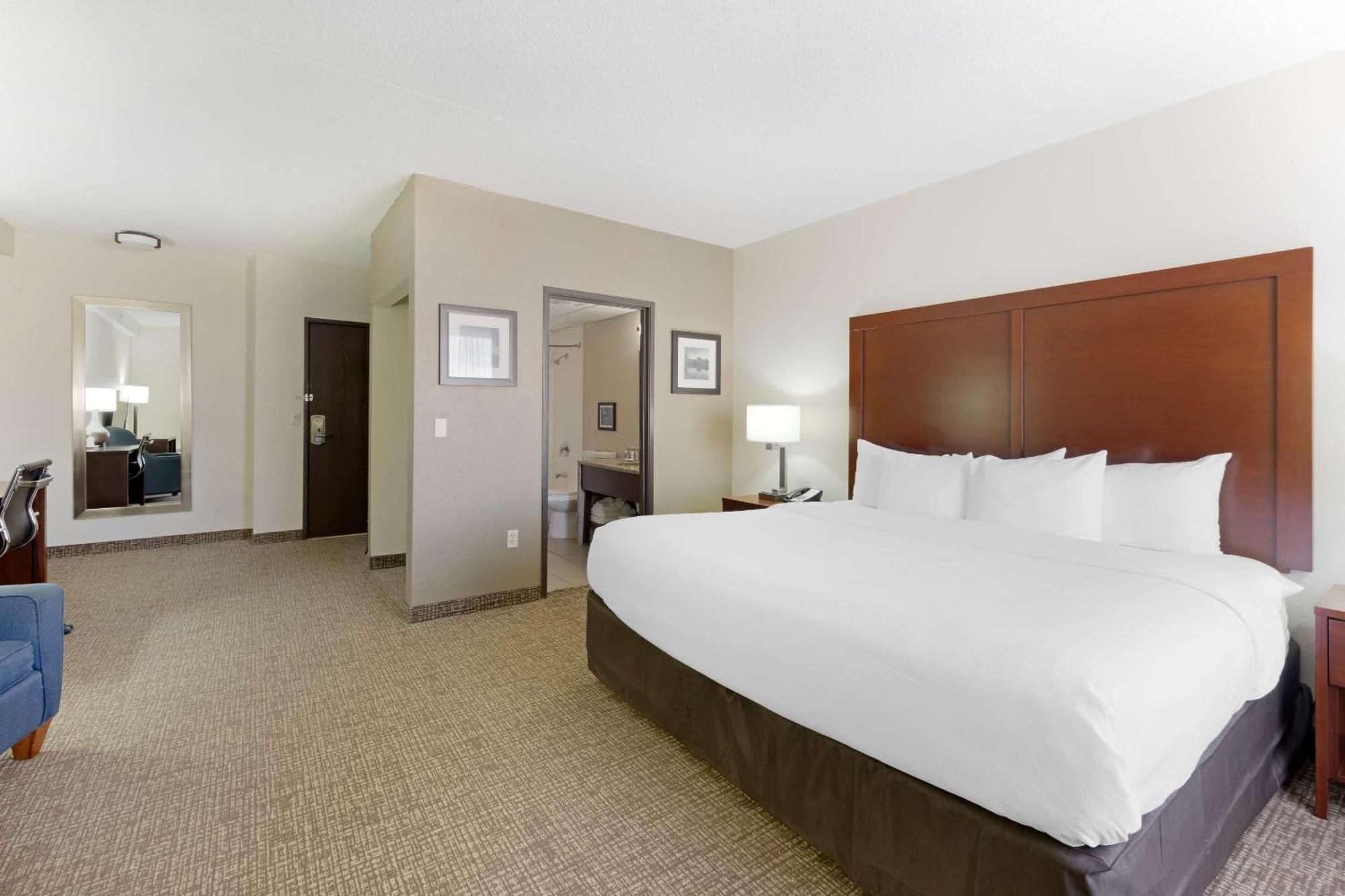 Comfort Inn & Suites Wichita Luaran gambar