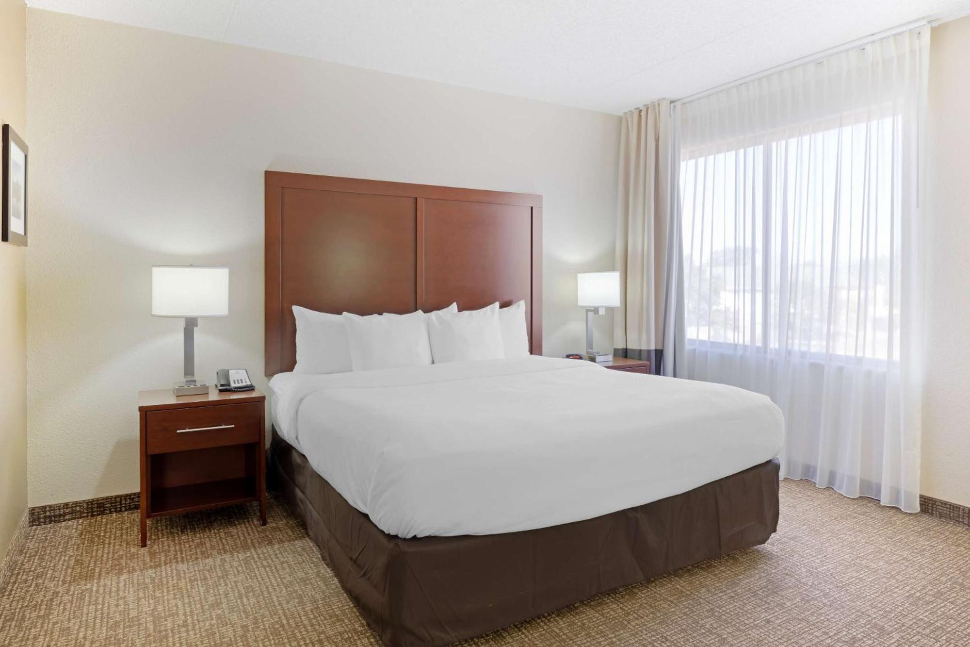 Comfort Inn & Suites Wichita Luaran gambar
