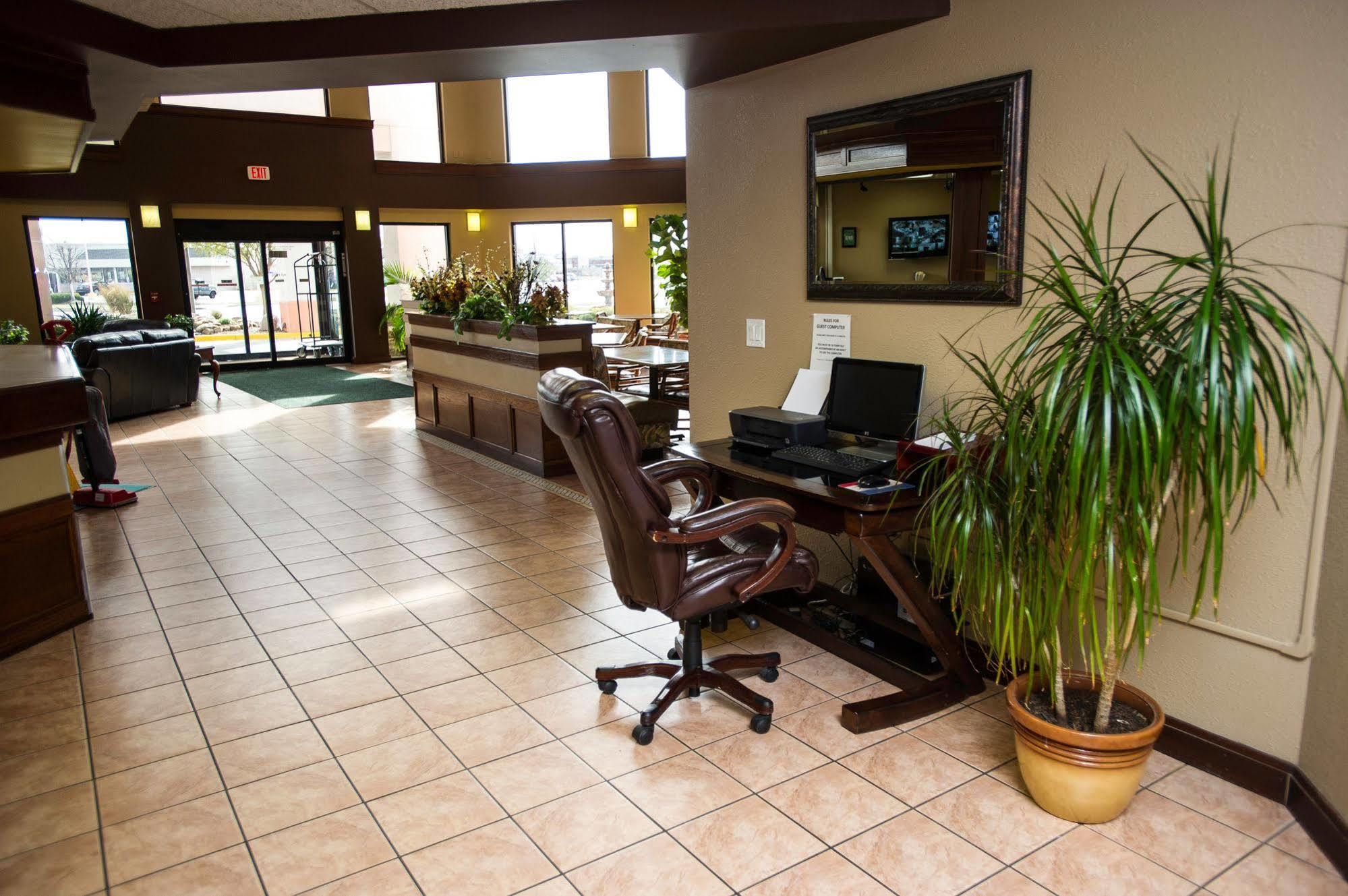 Comfort Inn & Suites Wichita Luaran gambar